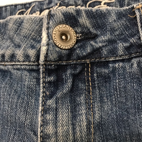AEO American Eagle Bootleg Slight Flare Distressed Blue Denim Jeans Size 8 Long - Picture 5 of 16